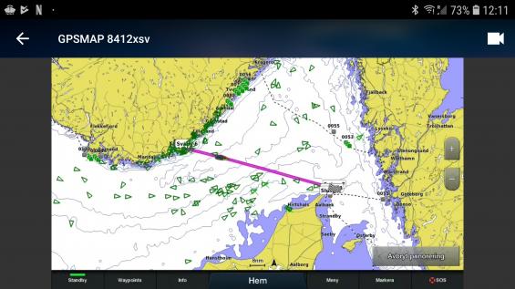 <span>På havet är man sällan ensam. De gröna trianglarna är andra fartyg som syns via AIS. Fast vi ser dem oftast inte med blotta ögat. De är för långt borta. Havet är stort även om det ser litet och grötigt ut här.</span>