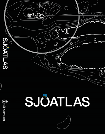 Sjöatlas innehåller alla svenska sjökort från Sjöfartsverket utom Göta Kanalkorten. Sjöatlas visar sjökorten i original fast i förminskad storlek.
