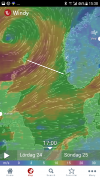 Vita linjen visar vår planerade färdväg. Rött område är vindstyrkor över 15 m/s. Lågtrycket drar mot norska kusten. Vi väljer att vänta till söndag kväll eller måndag morgon innan vi ger oss iväg.