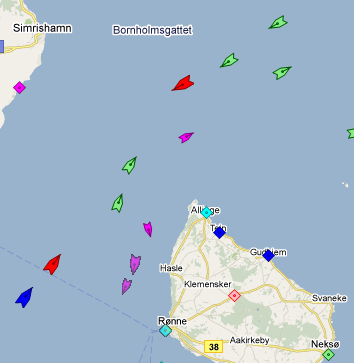 AIS via internet kommer via en landbaserad mottagare. Sedan ska informationen sändas till en server och vidare ut på internet. För att vi ska se båtar måste sändande båt nå mottagare på land, här Bornholm. Bilden är tagen den 28 januari 2010 klockan 10:03 och visar Bornholmsgattet. Vi kan inte utgå från att fartygen befann sig på exakt angiven position just då.