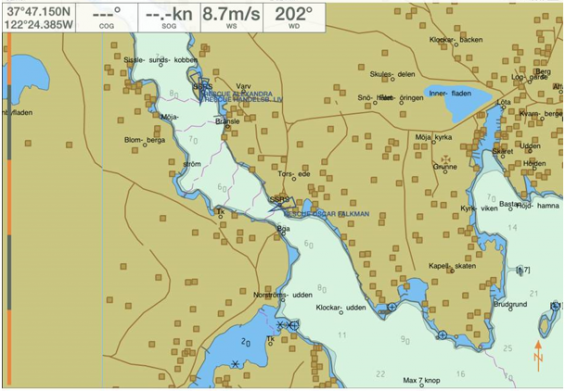 Seapilot med sjömätning från Hydrographicas sjökort. Dessa får man betala extra för liksom AIS-information (de blå trianglarna som visar fartyg med AIS-transponder).