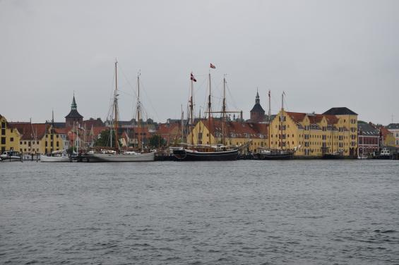 Runt om i hela Danmark finns mängder med fina städer som är trevliga att flanera i. Här passerar vi Svendborg.