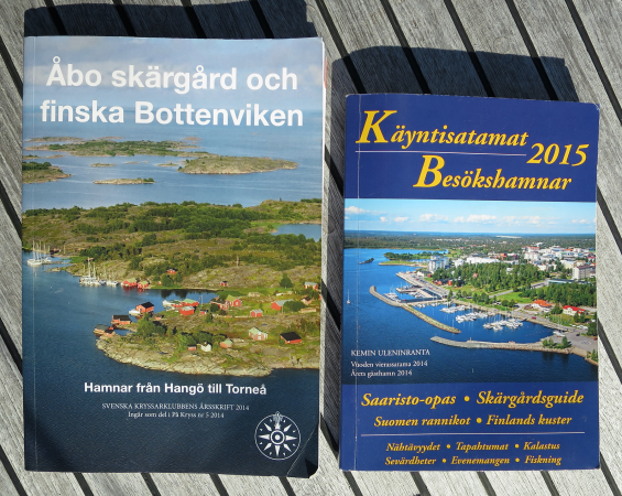 Dessa två böcker hade vi stor glädje av. Ingen av dem skulle vinna något pris mot svenska hamnguider där Hydrographica varit inblandat, men de var tillräckligt bra tillsammans.