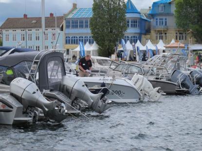 Flera tillverkare som bygger båtar i aluminium, visar upp sina modeller.