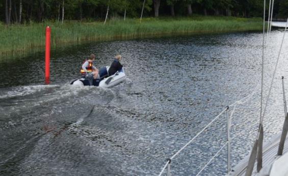 Trots allt, en jolle skänker mycket glädje åt både yngre och äldre besättningsmedlemmar.