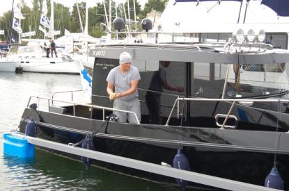 Exklusiva Finska aluminiumbåten Brizo Yachts blänker som en Cadillac.