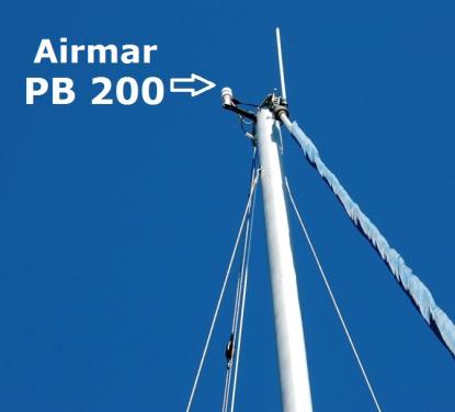 Airmar PB 200 är en bra väderstation i masttoppen, men som GPS-mottagare är den för bra för att fungera bra. 10 gånger per sekund uppdaterar sig GPS-antennen.