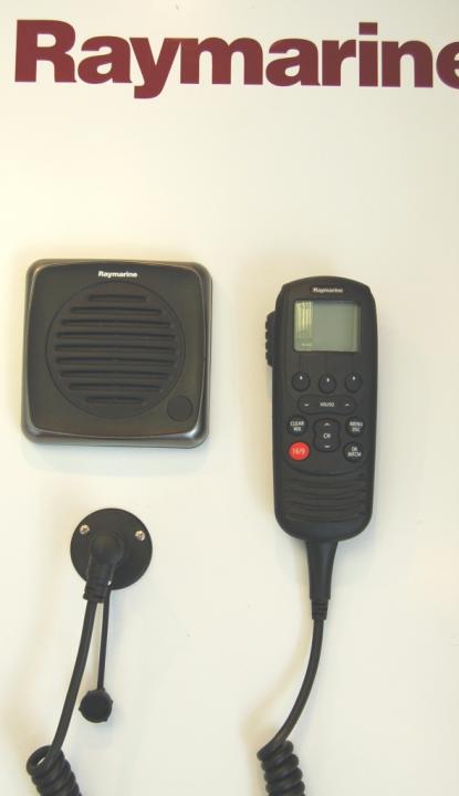 Raymarine presenterade en ny VHF som enligt uppgift ska fungera i ett NMEA 2000 nätverk.